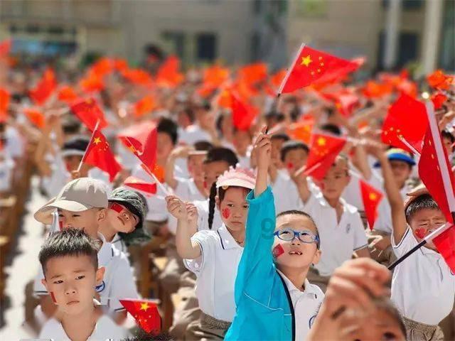 40集都市剧腾讯将播！投行精英+沪漂打工人，男主是个大红人