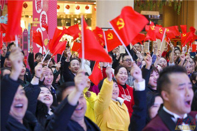 中国央行降准0.5个百分点 下调支农再贷款等政策工具利率